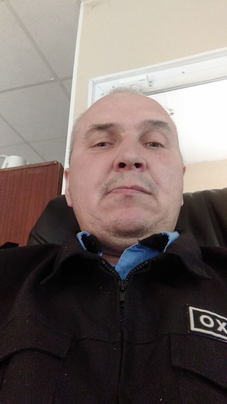 46828037  , 51 ,    