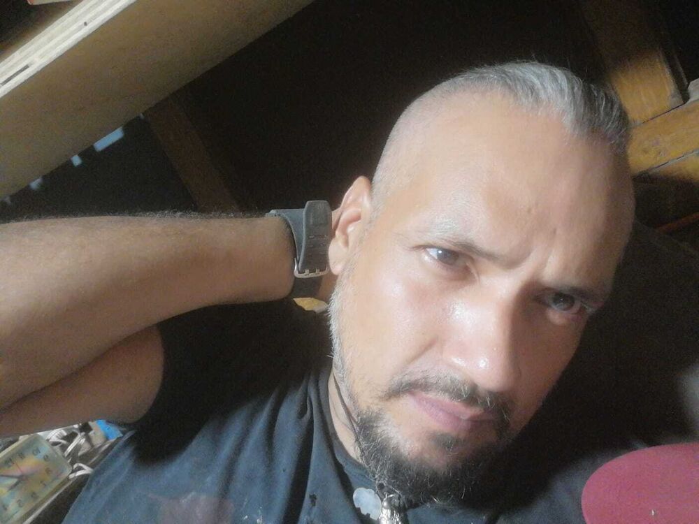  Aumsville,   Rogelio, 44 ,   ,   