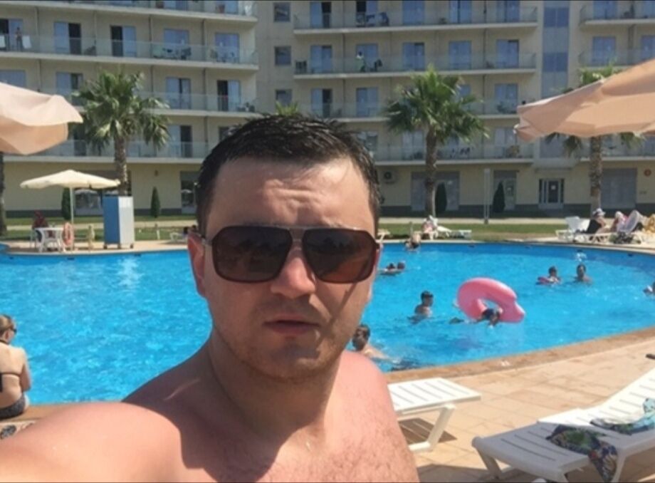  44088457  Ruslan, 46 ,    