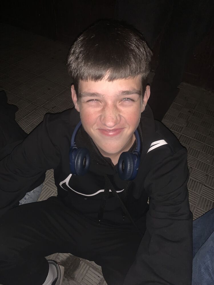  48087627  , 21 ,    