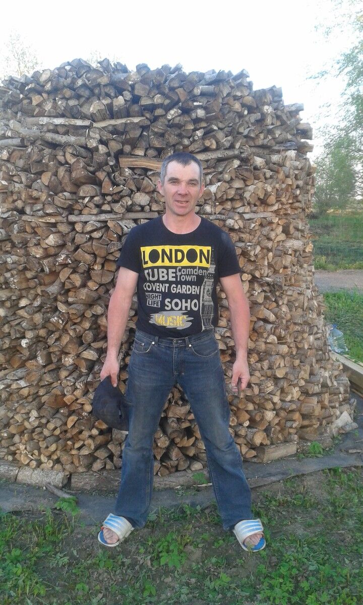  ,   Robert, 48 ,   