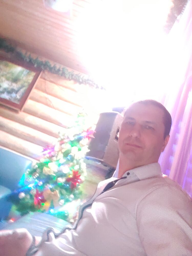  31620797  Viktor, 43 ,    