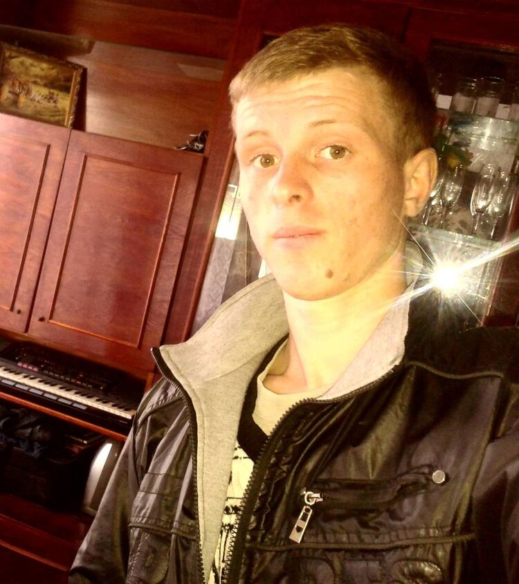  5025717  Angel, 31 ,    