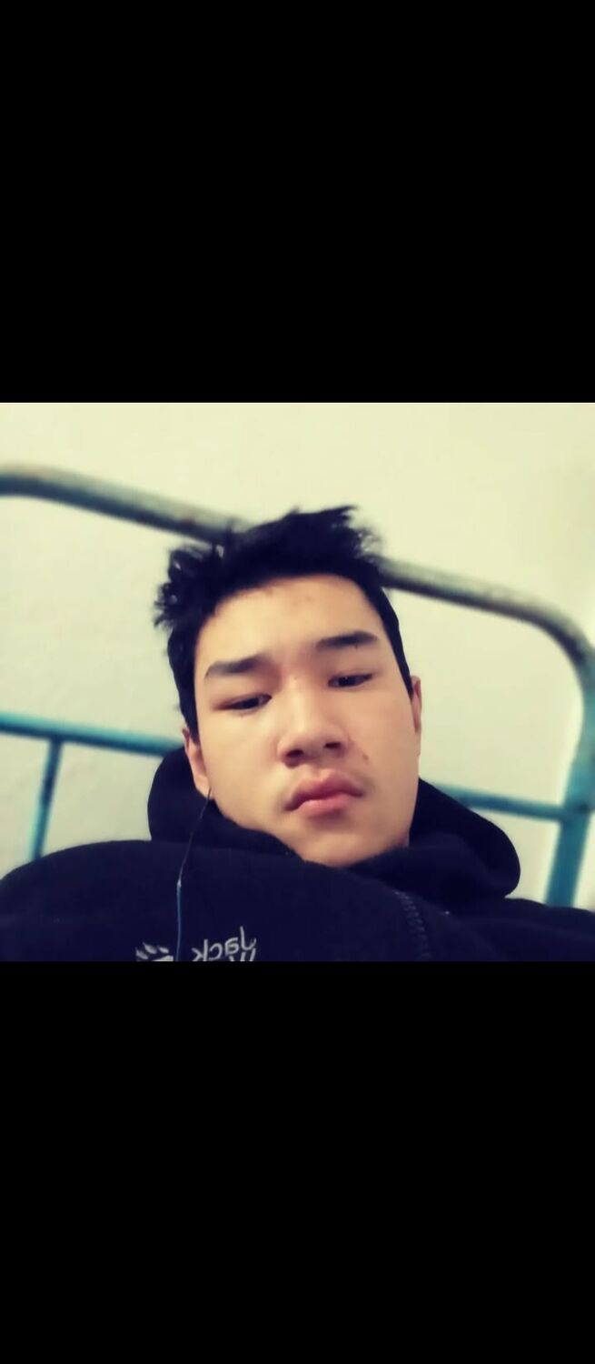  52419117  Akjol, 18 ,    