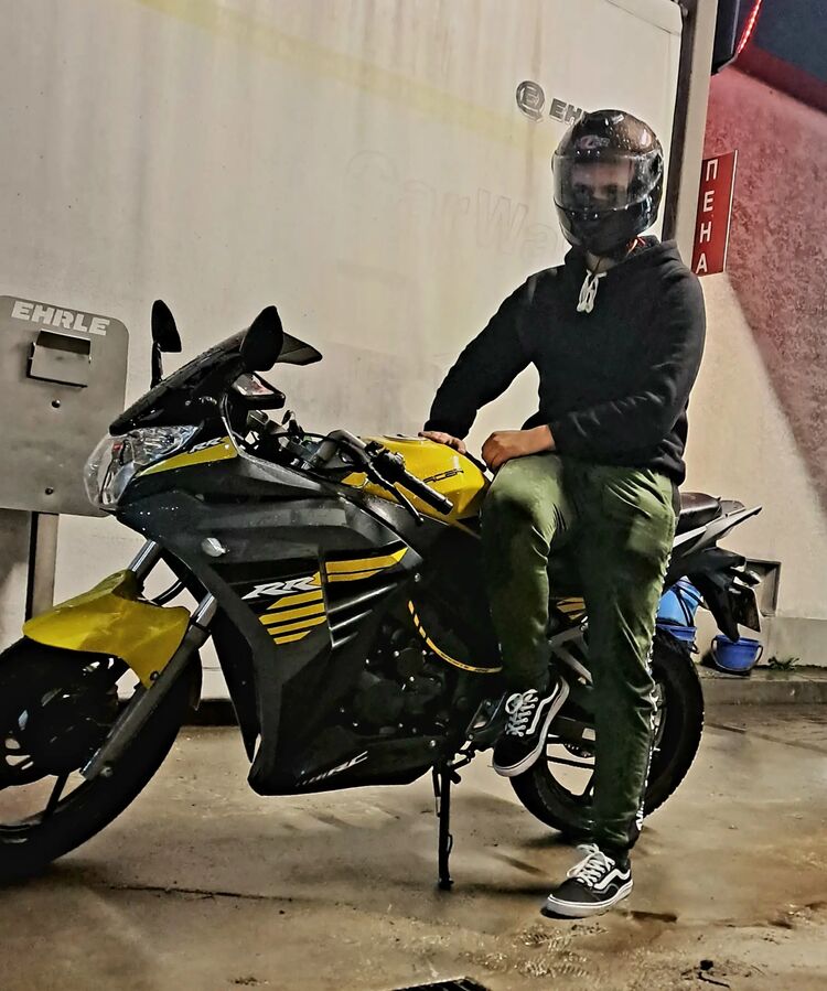  44868367  , 27 ,    