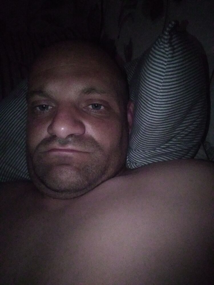  22892437  Zhivko, 32 ,    