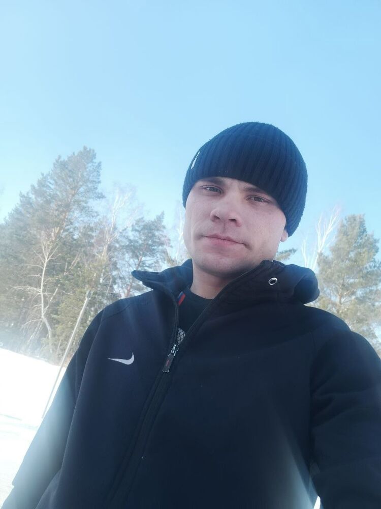  54832307  Viktor, 26 ,    