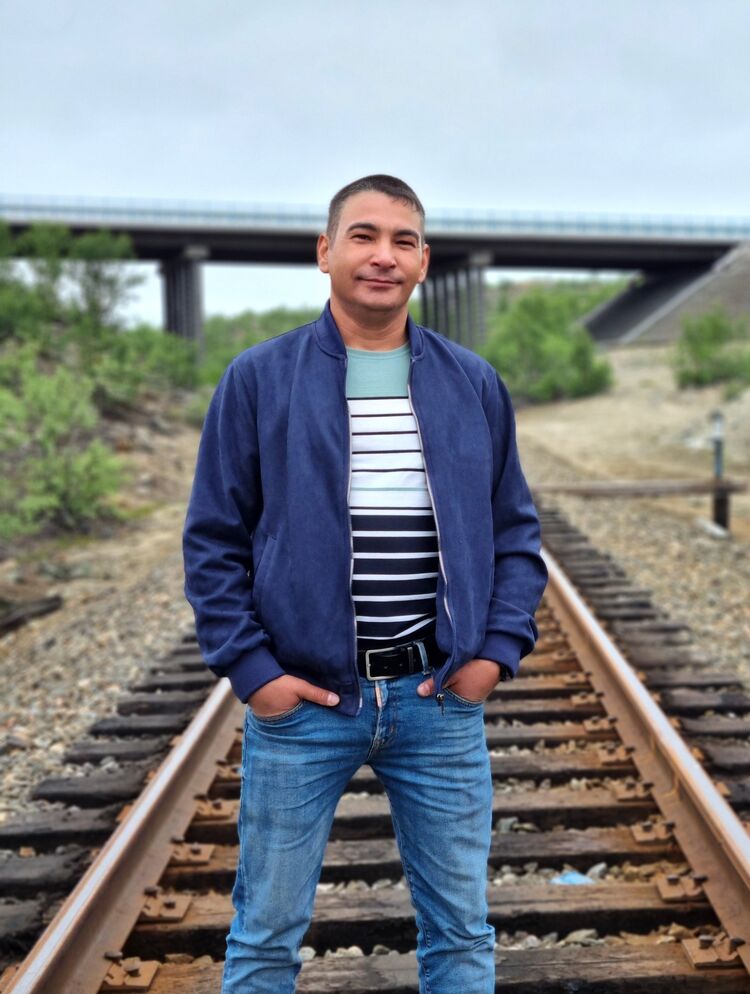  ,   Renat, 40 ,   ,   , c , 