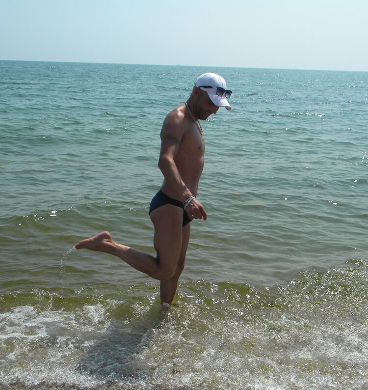  6515347  Nikolas2015, 39 ,    