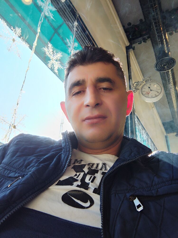  48244527  Mekhmet, 42 ,    