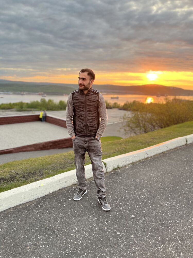  51952047  Goqor, 28 ,    