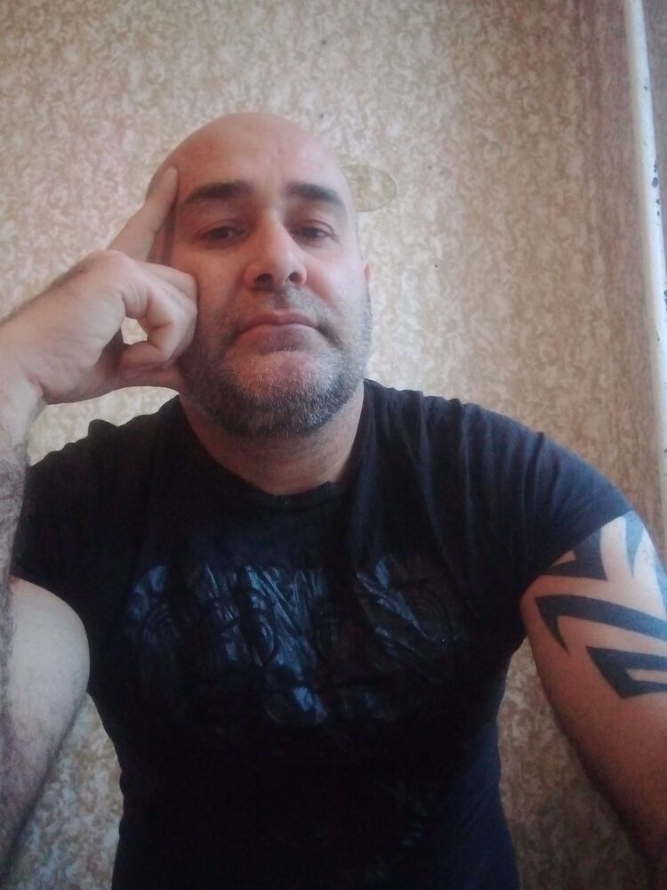  40527597  Farhod, 44 ,    