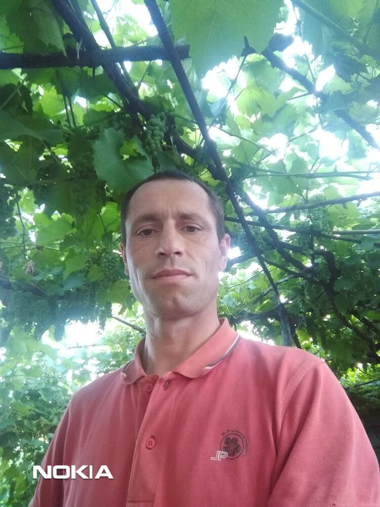  17016117  Stanislav, 38 ,    