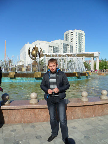  ,   Ruslan, 32 ,  