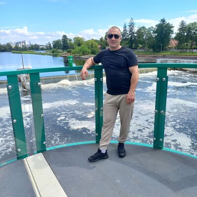  ,   Aleks, 41 ,   ,   