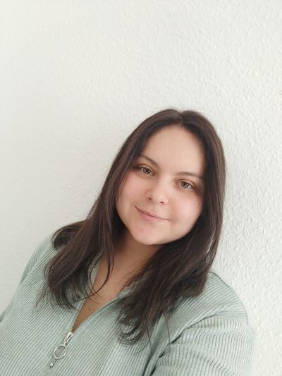  Schwelm,   Karina, 26 ,     , c 