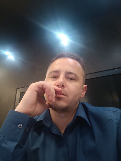  --,   Eric, 32 ,   ,   