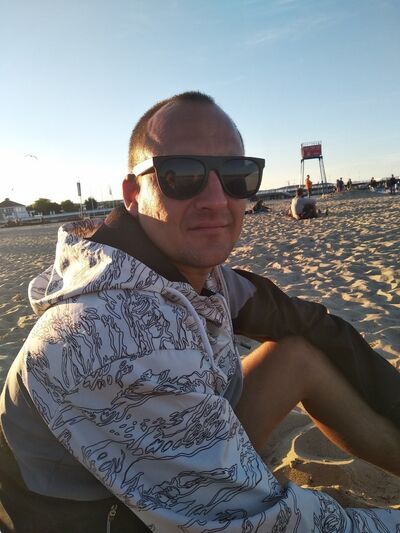  ,   ALEX, 42 ,  
