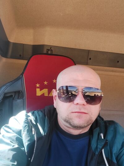  ,   Maxim, 33 ,   ,   , c 