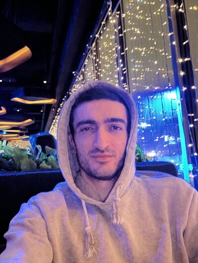  ,   Karl, 33 ,     