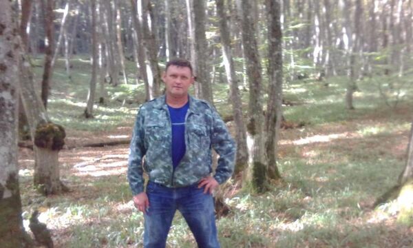  ,   Nik, 48 ,   