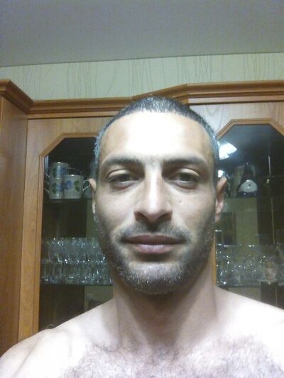  ,   Derok, 44 ,   