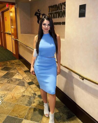  ,   Anna, 25 ,   ,   