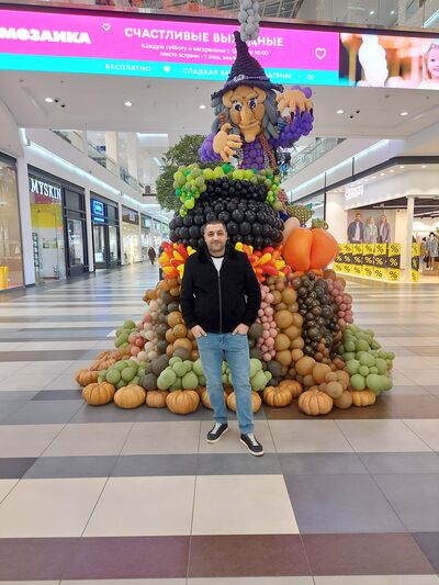  ,   Armen, 43 ,  