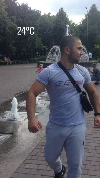  ,   Leopold, 32 ,   