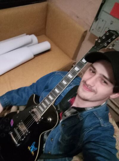  ,   Anton, 20 ,     , c 