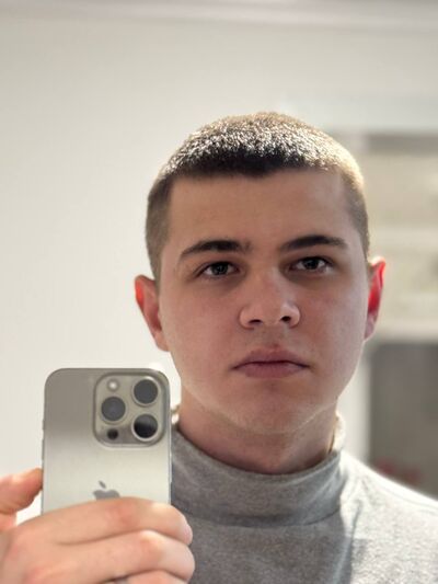  ,   Vlad, 22 ,   ,   