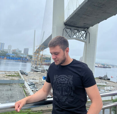  ,   Viktor, 24 ,   ,   