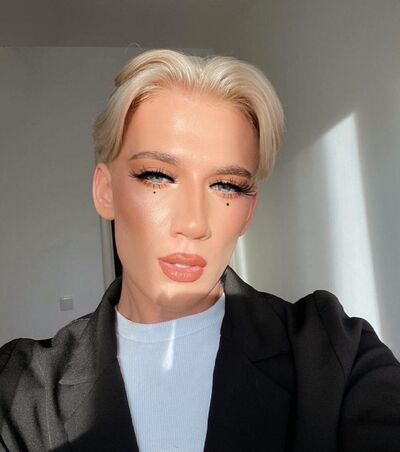  ,   ANASTASIA, 22 ,   ,   