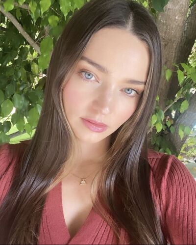  ,   Mila, 27 ,   