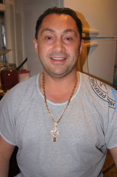  ,   Ruslan, 35 ,   ,   , c , 