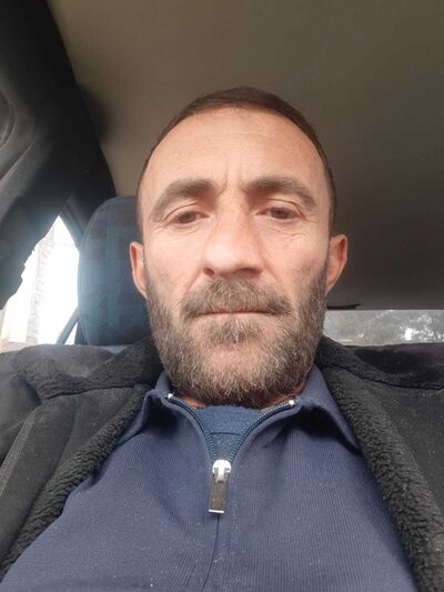  ,   Artur, 46 ,   ,   