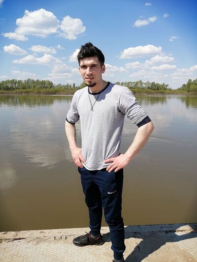  ,   Elvin, 28 ,   ,   