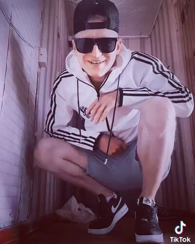  ,   Denis, 25 ,   ,   