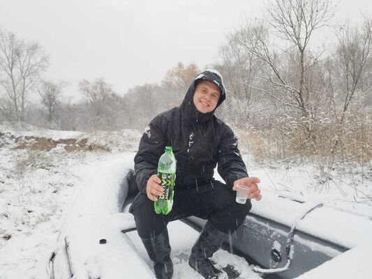  ,   Viktor, 31 ,   ,   , c , 
