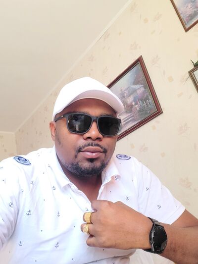  ,   Iyke, 42 ,   ,   