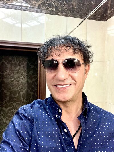  ,   Amir, 44 ,   ,   