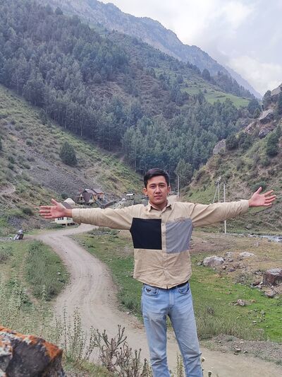  ,   Ilyosbek, 20 ,   ,   