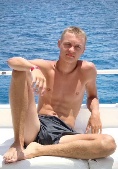  ,   Vladimir, 32 ,   ,   