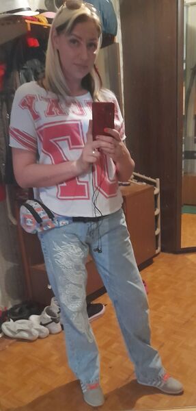   ,   Cecilia, 27 ,  