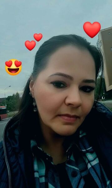  ,   Olia, 49 ,  