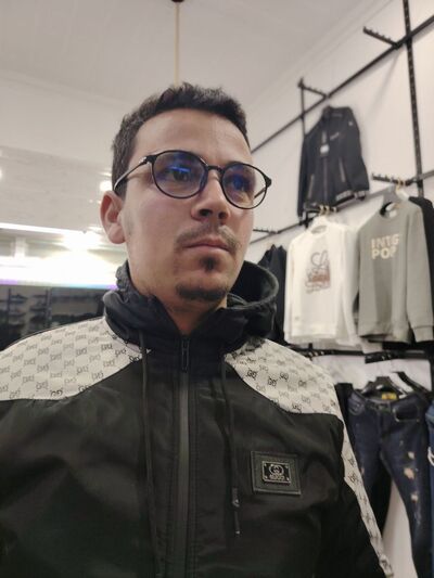  Algiers,   Tarek, 27 ,   ,   