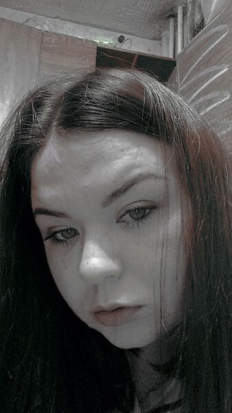  ,   Violetta, 21 ,  