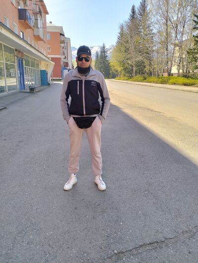  ,   Zaur, 33 ,   ,   , c , 
