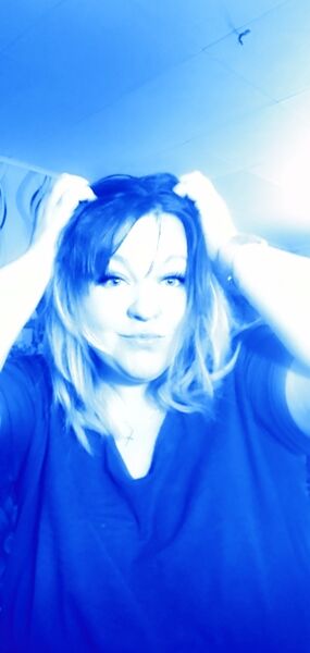  ,   Marina, 40 ,   c 