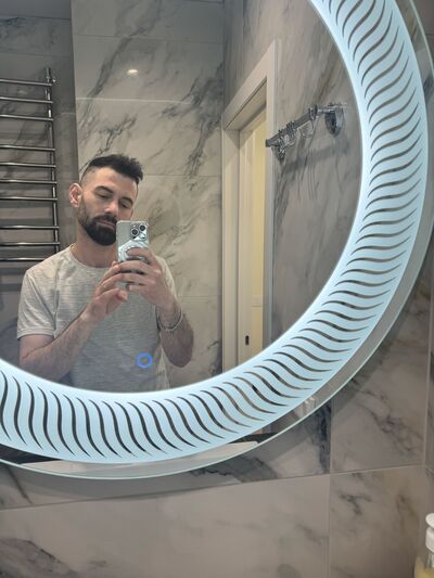  ,   Amir, 31 ,   ,   